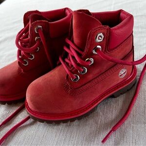 Brand new, Never used Children’s Timberland Boots size 7 Toddler. Coral Color